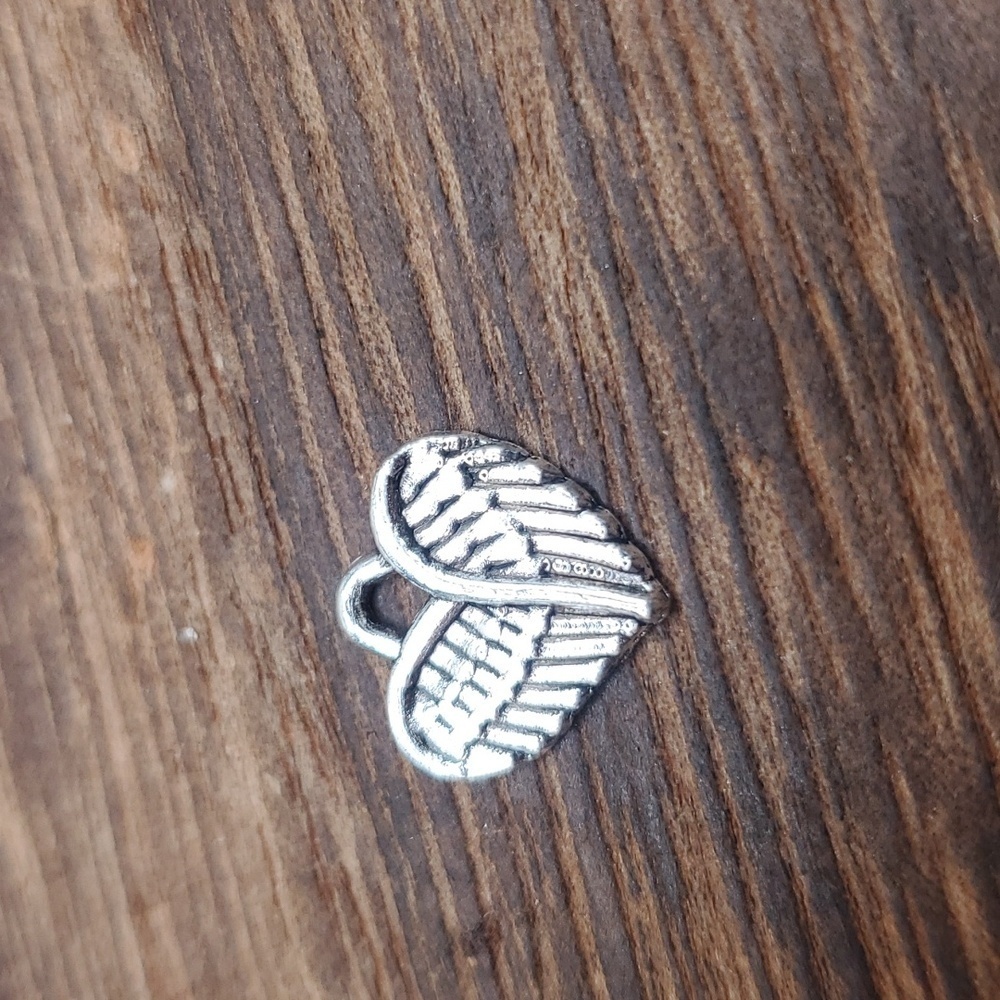 P112 angel‎ wings heart charm pendant